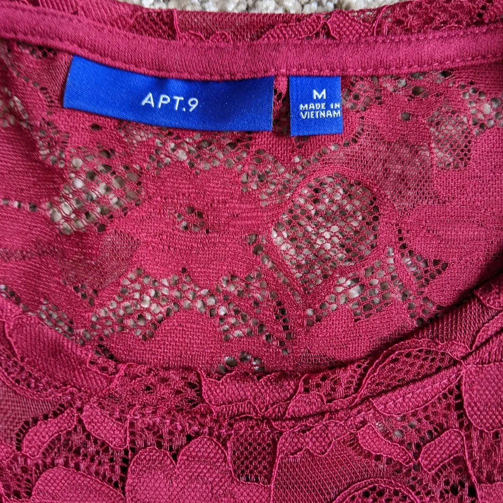 Women's Apt 9 Burgundy midi shift dress size medium lace sleeves - Picture 3 of 4